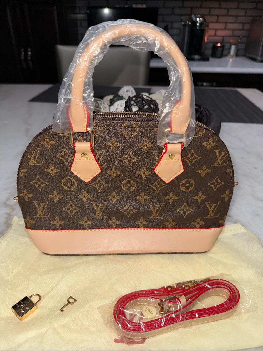 LV handbag FLAWS PLEASE READ DESCRIPTION